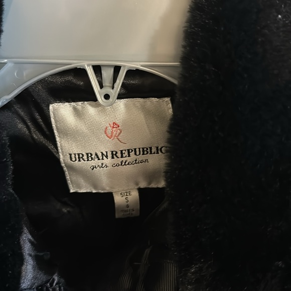 Urban Republic faux fur coat - Picture 2 of 2